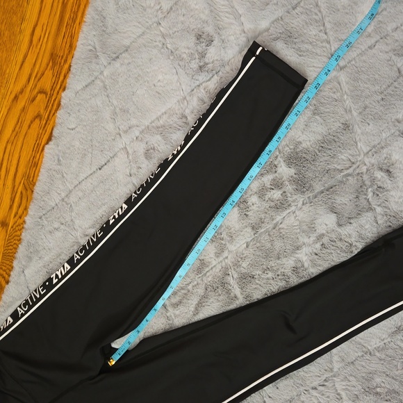 ZYIA Active Black/White Athletic Leggings, Women's Size 6-8, Great Condition - Picture 5 of 9